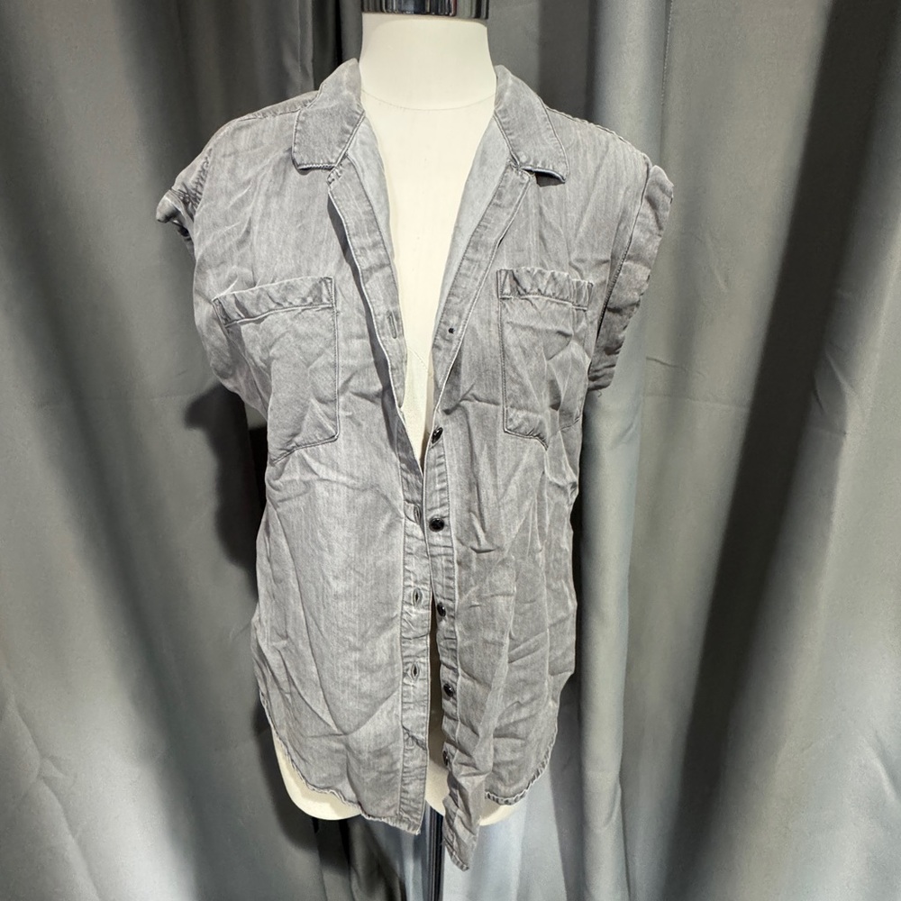 Jacks Girlfriend ladies button down size M shirt
